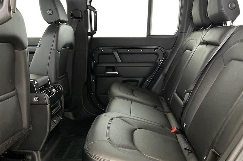 Used Land Rover Defender S 250 HP (183 kW) 2025 Carpathian grey SUV