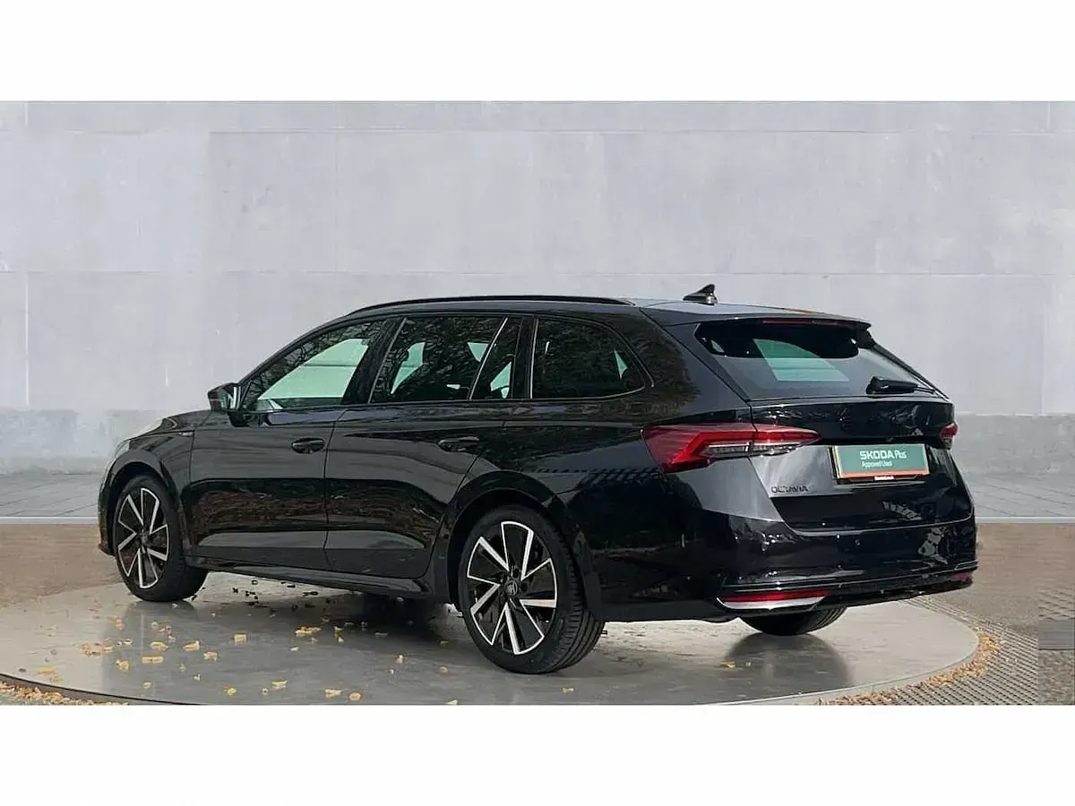 Used Skoda Octavia SportLine 150 HP (110 kW) 2025 Black magic pearl effect Estate