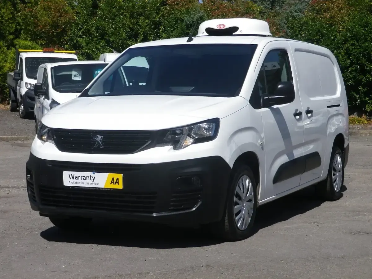 Used Peugeot Partner 131 HP (96 kW) 2021 White MPV