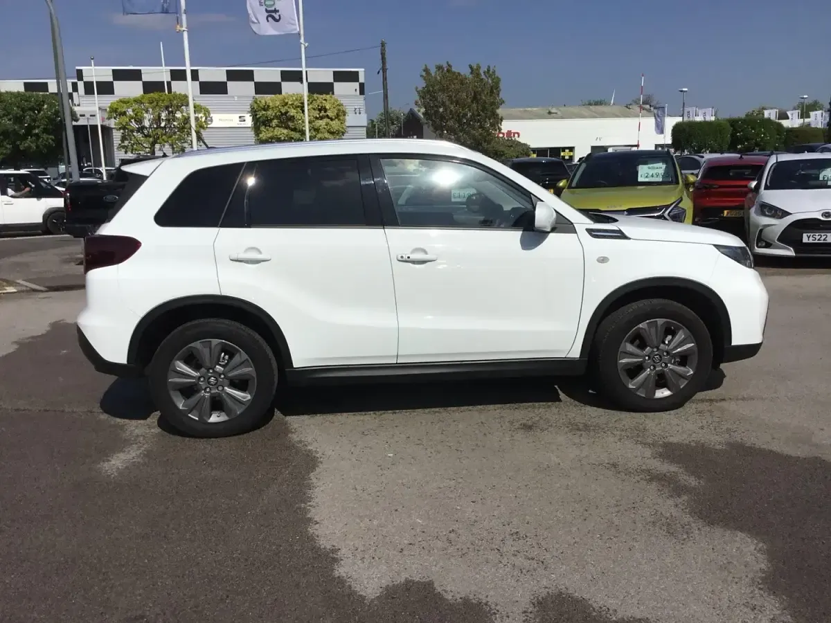 Nouă Suzuki Vitara 116 CP (85 kW) 2025 Alb SUV