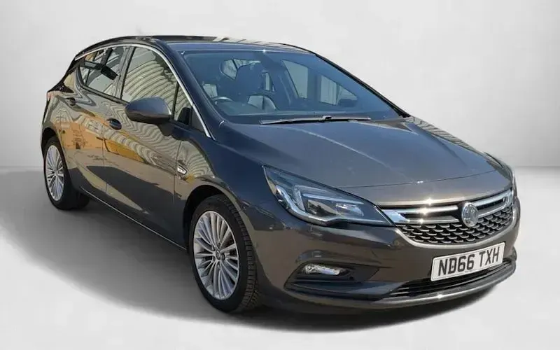 Used Vauxhall Astra Elite 150 HP (110 kW) 2017 Hatchback