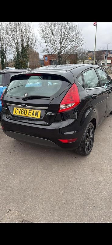 Used Ford Fiesta Zetec 67 HP (49 kW) 2010 Black Hatchback