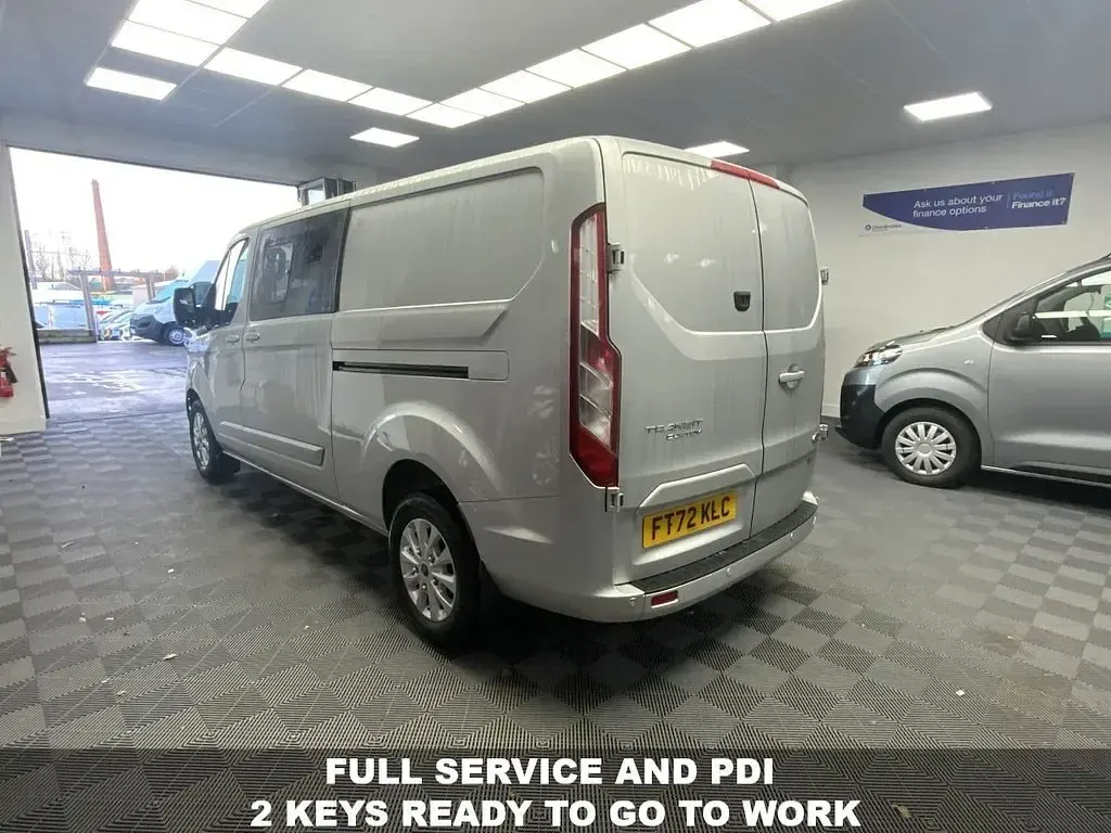 Used Ford Transit Custom Limited 130 HP (95 kW) 2023 Silver Van