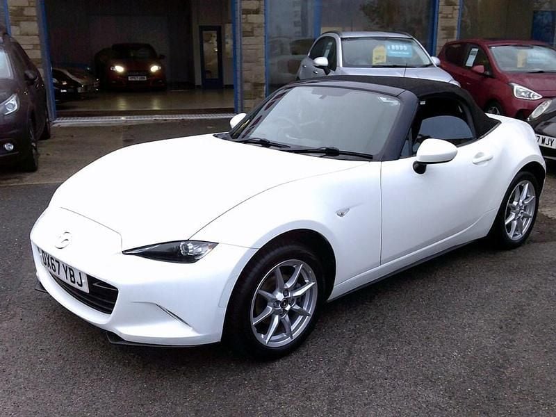 Begagnad Mazda MX5 131 HK (96 kW) 2017 Vit Cab