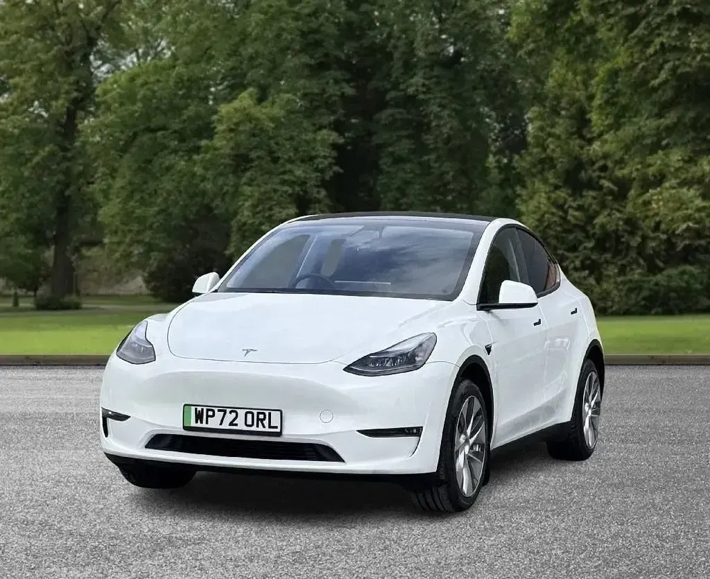 Begagnad Tesla Model Y Long Range AWD 378 kW (514 HK) 2022 Vit SUV
