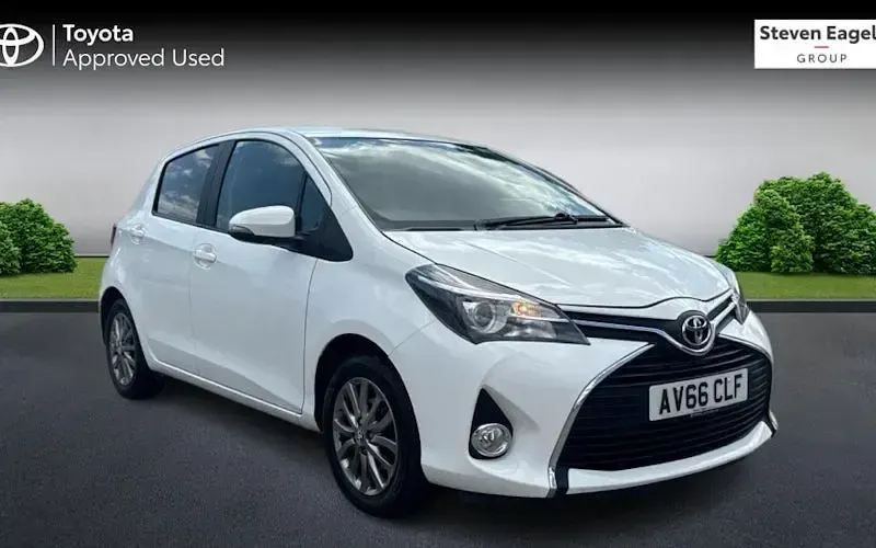 Used Toyota Yaris 99 HP (72 kW) 2016 Hatchback