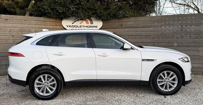 Used Jaguar F-Pace Prestige 180 HP (132 kW) 2016 White SUV
