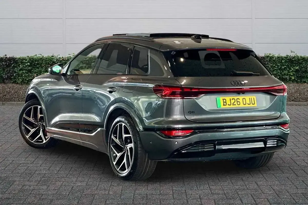 New Audi Q6 e-tron Comfort 185 kW (252 HP) 2026 Grey SUV