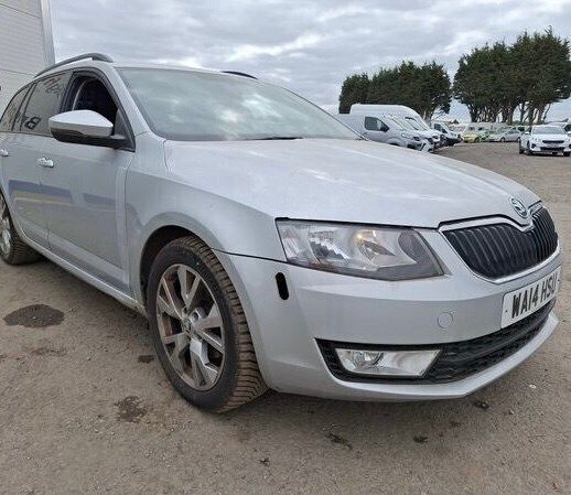 Silver Used 2014 Skoda Octavia SE Estate | £3,650 (Good price) - Image 1/4