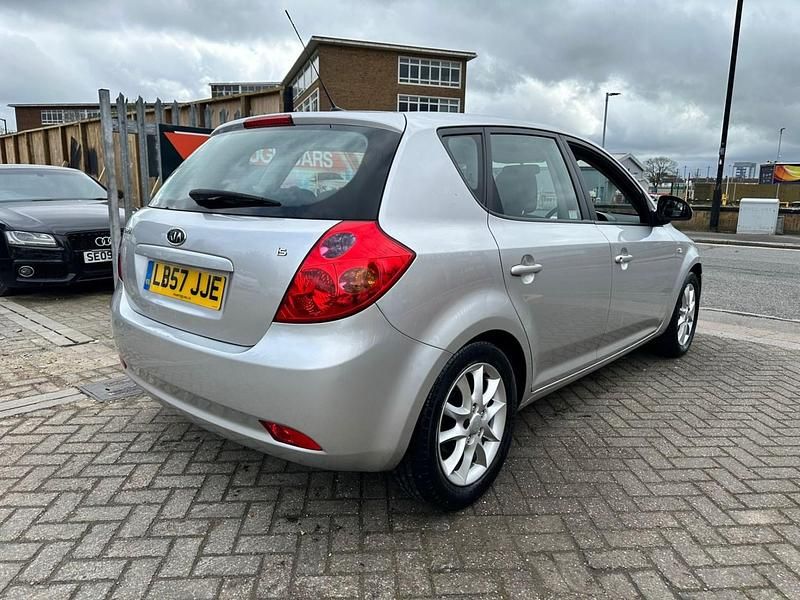 Used Kia Ceed 2007 Silver Hatchback