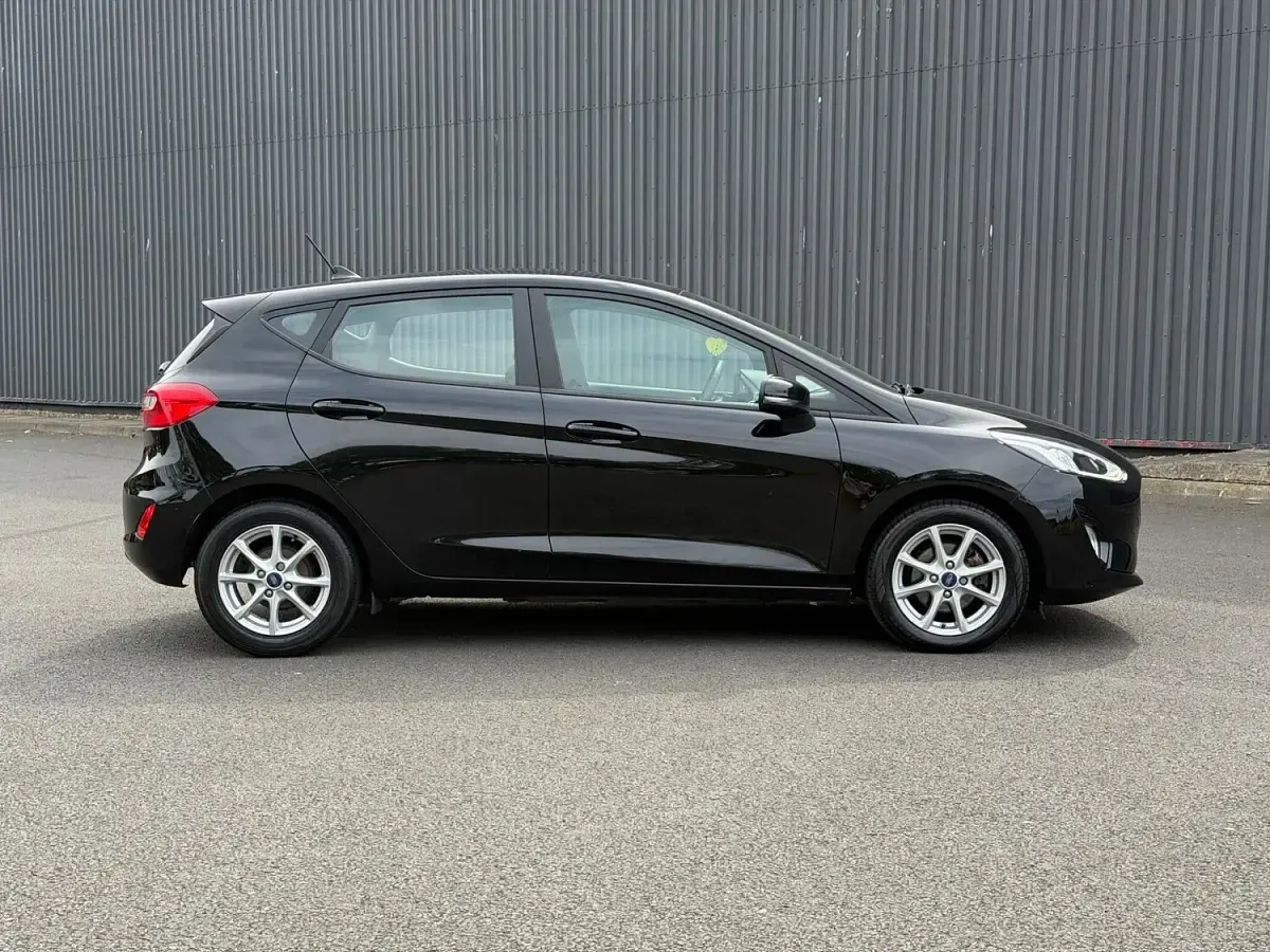 Used Ford Fiesta Zetec 100 HP (73 kW) 2020 Black Hatchback