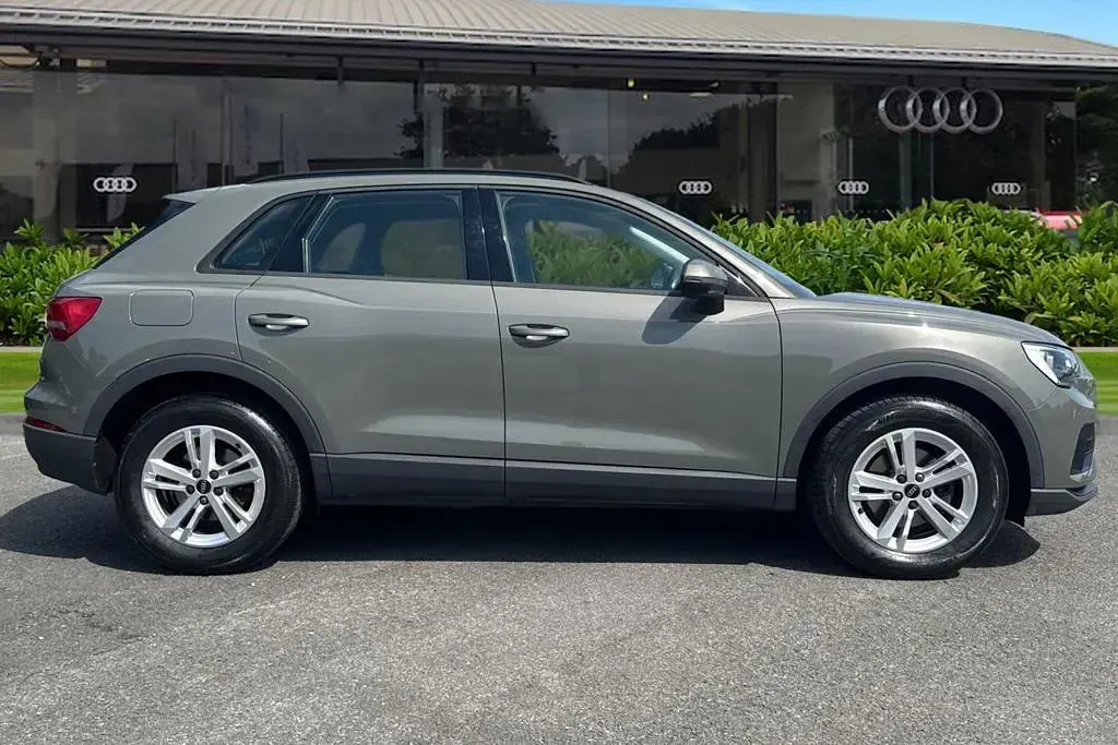 Used Audi Q3 Design 150 HP (110 kW) 2022 Grey SUV