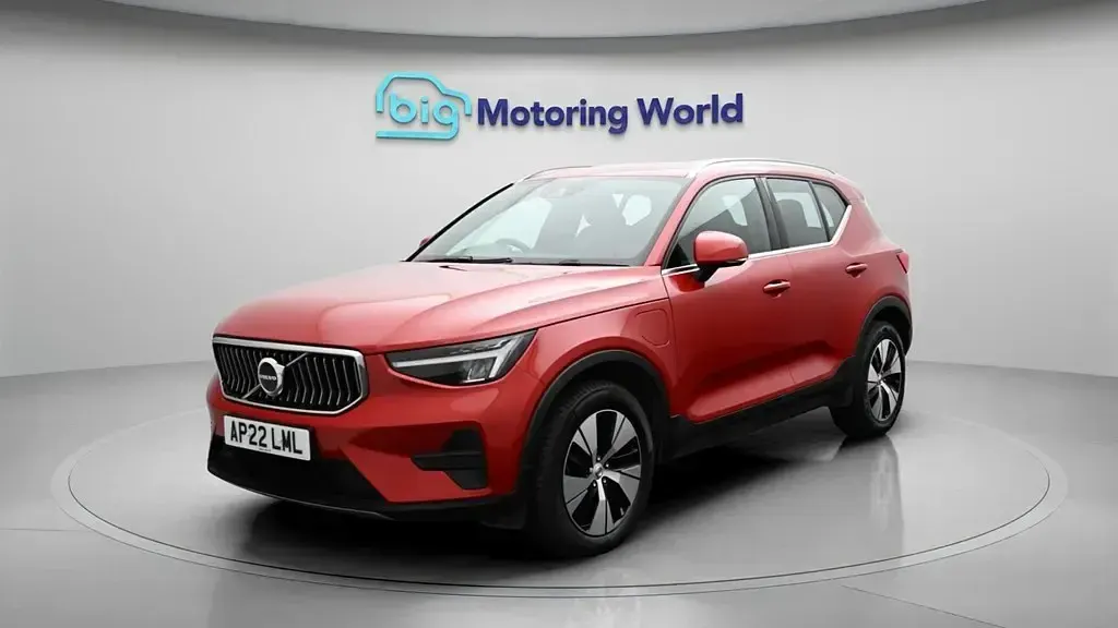 Begagnad Volvo XC40 Core 211 HK (155 kW) 2022 Röd SUV
