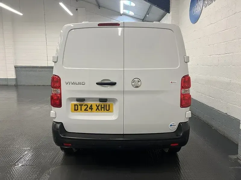 Used Vauxhall Vivaro S 120 HP (88 kW) 2024 White MPV