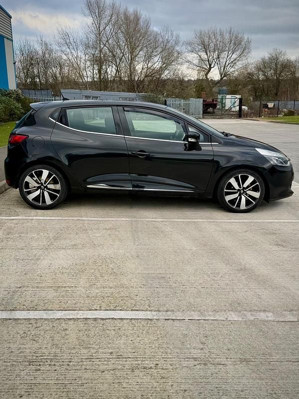 Used Renault Clio IV Dynamique 2015 Black Hatchback