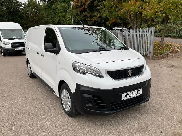 Used Peugeot e-Expert 100 kW (136 HP) 2021 White Van