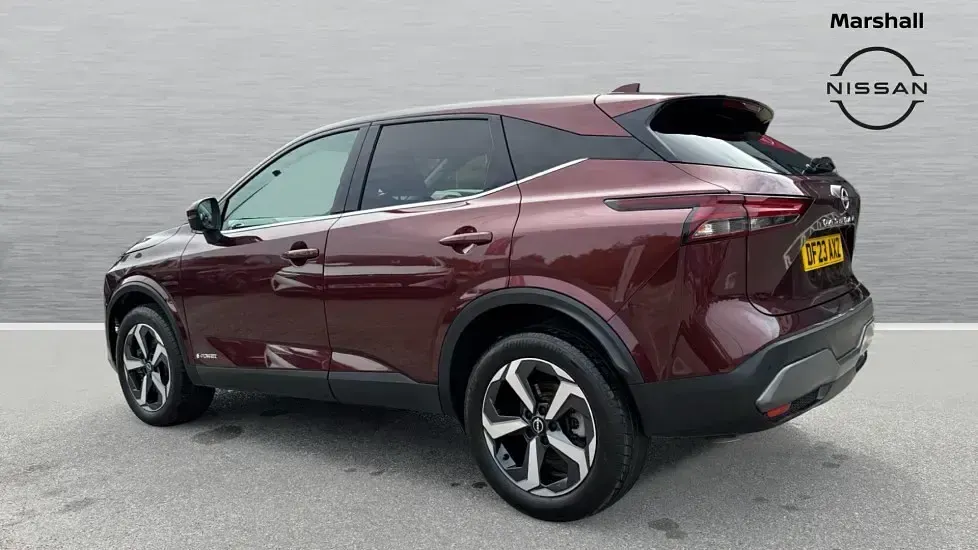 Used Nissan Qashqai N-Connecta 190 HP (139 kW) 2023 Red SUV