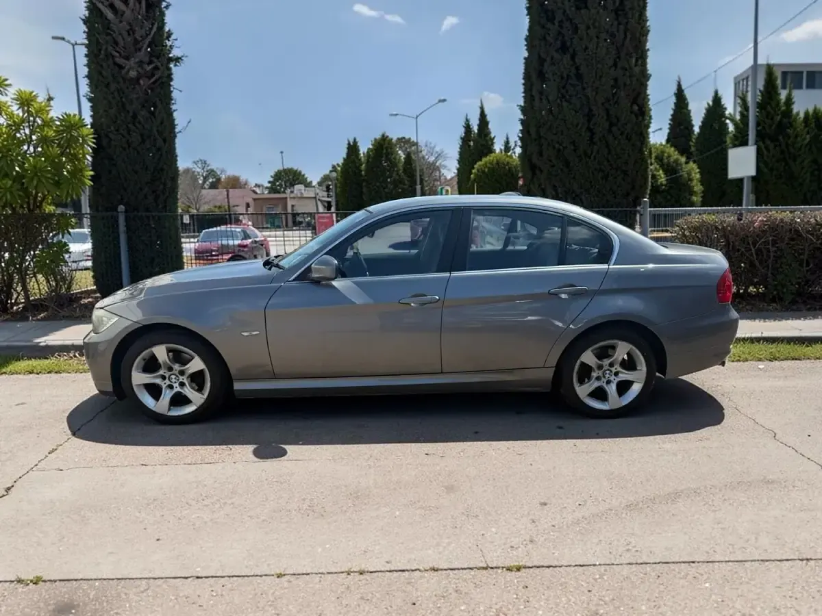 Used BMW 318 Exclusive 2010 Grey Sedan