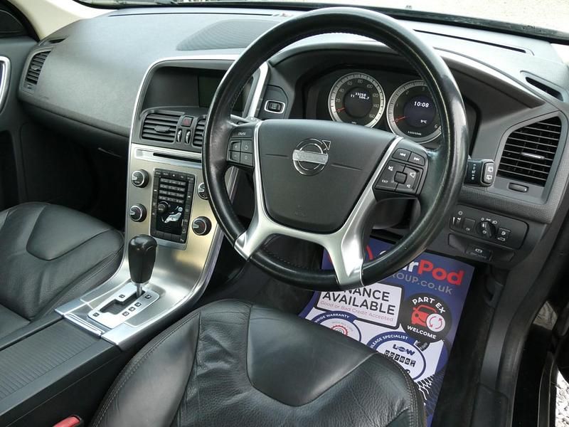 Used Volvo XC60 SE Lux 215 HP (158 kW) 2012 Black SUV