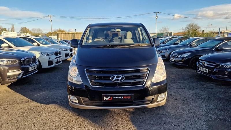 Used Hyundai I800 SE 2017 Black MPV