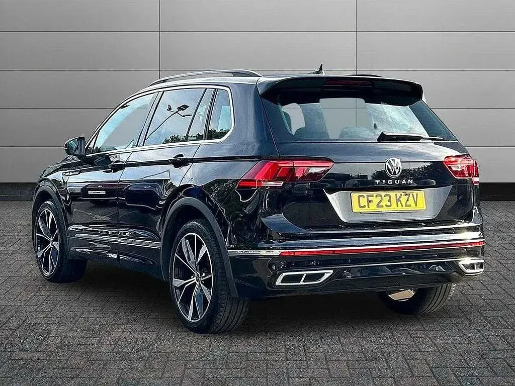 Used VW Tiguan R-line 150 HP (110 kW) 2023 Black SUV