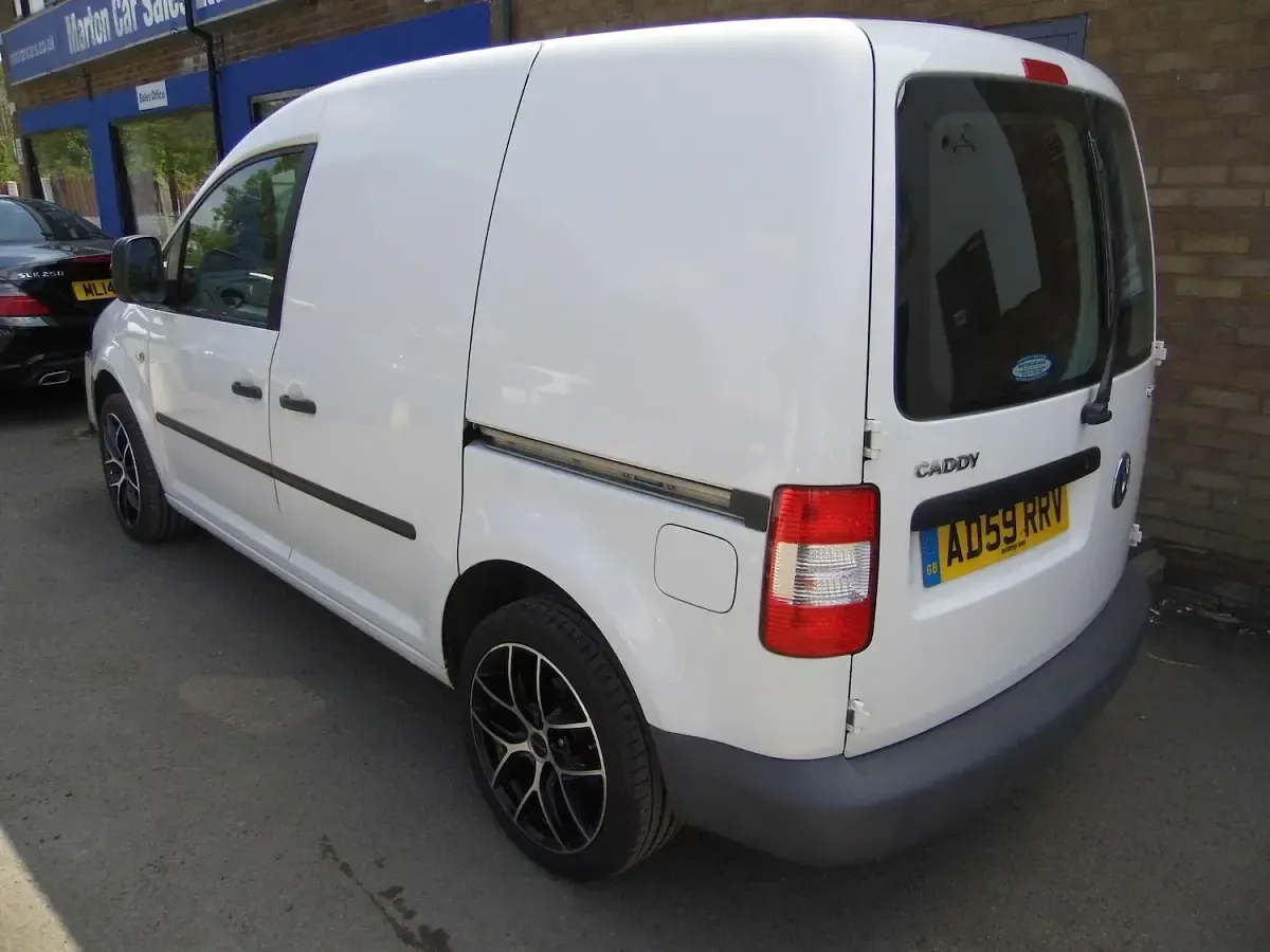 Used VW Caddy 104 HP (76 kW) 2010 White MPV