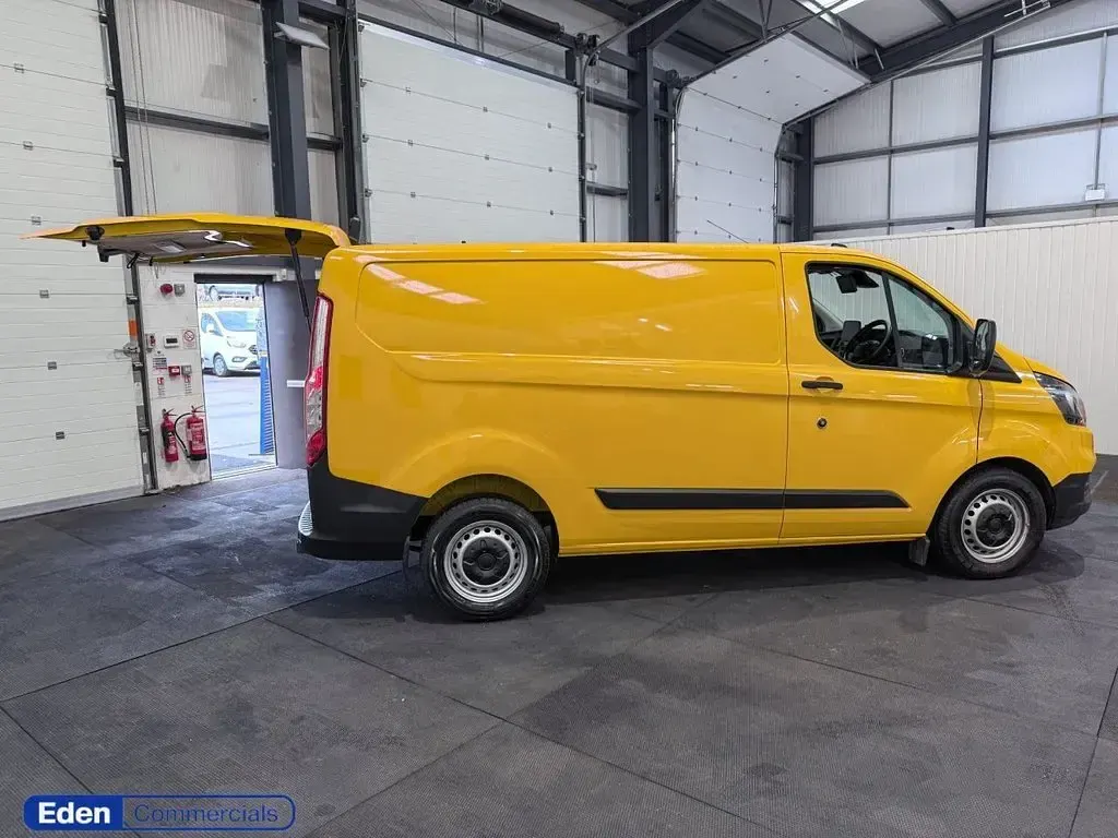Used Ford Transit Custom 130 HP (95 kW) 2022 Yellow Van