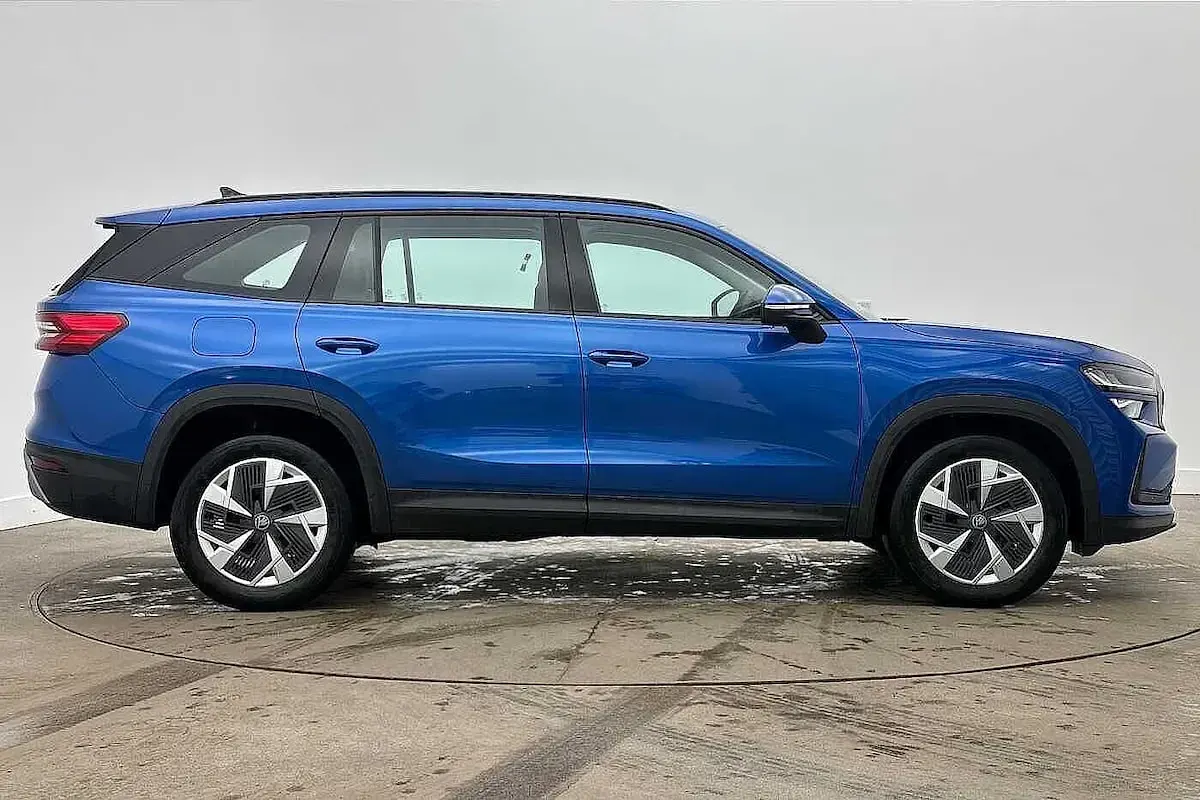 Used Skoda Kodiaq SE 150 HP (110 kW) 2025 Race blue metallic SUV