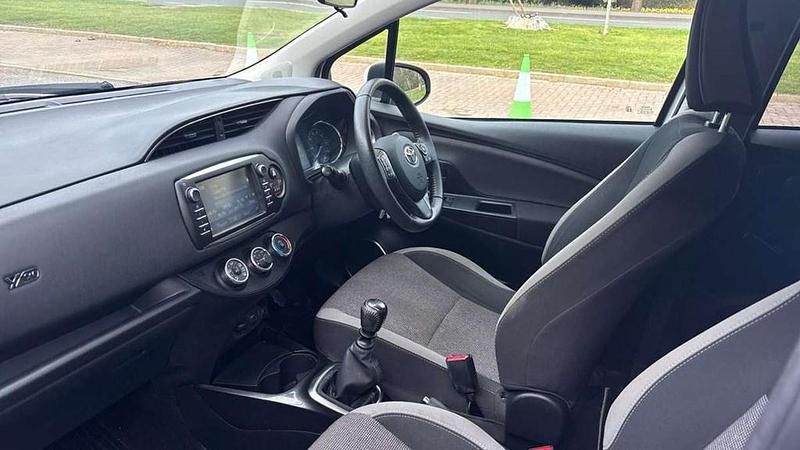 Used Toyota Yaris 109 HP (80 kW) 2020 White Hatchback