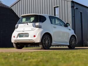 Used Aston Martin Cygnet 98 HP (72 kW) 2012 White Hatchback