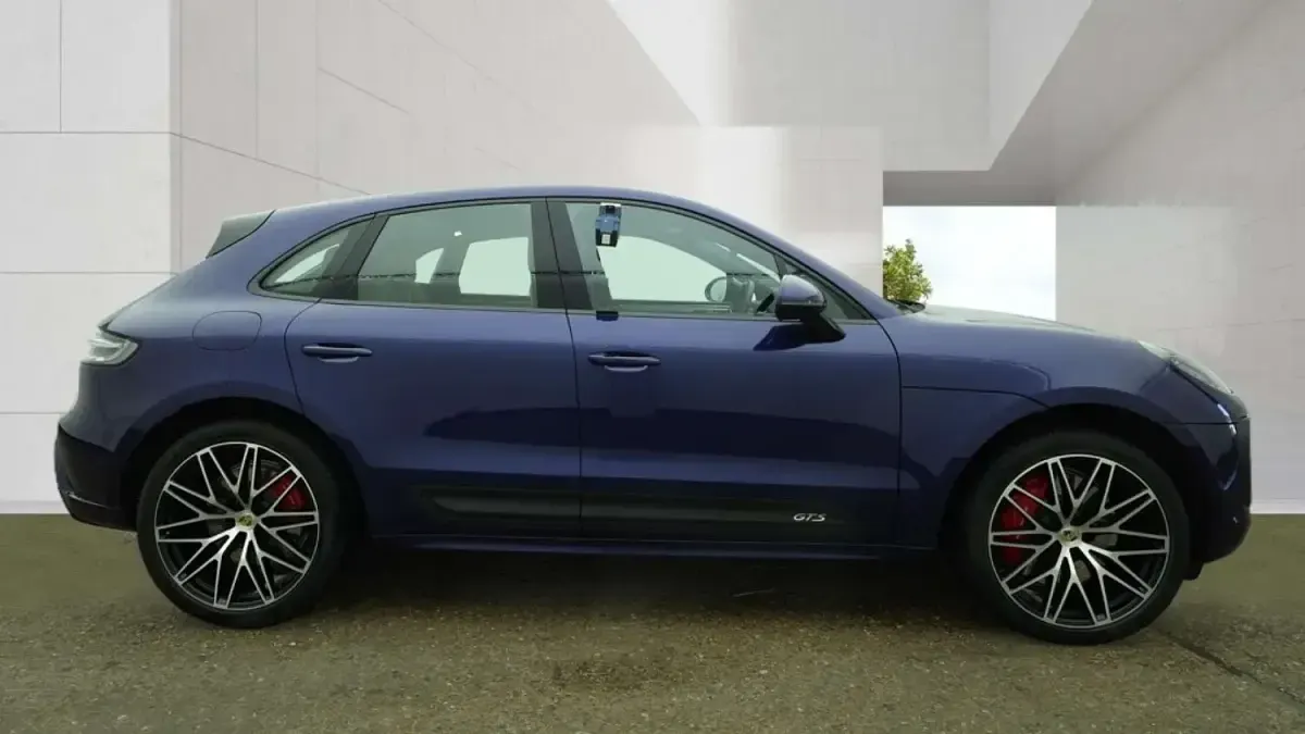 Used Porsche Macan GTS 434 HP (319 kW) 2023 Blue SUV