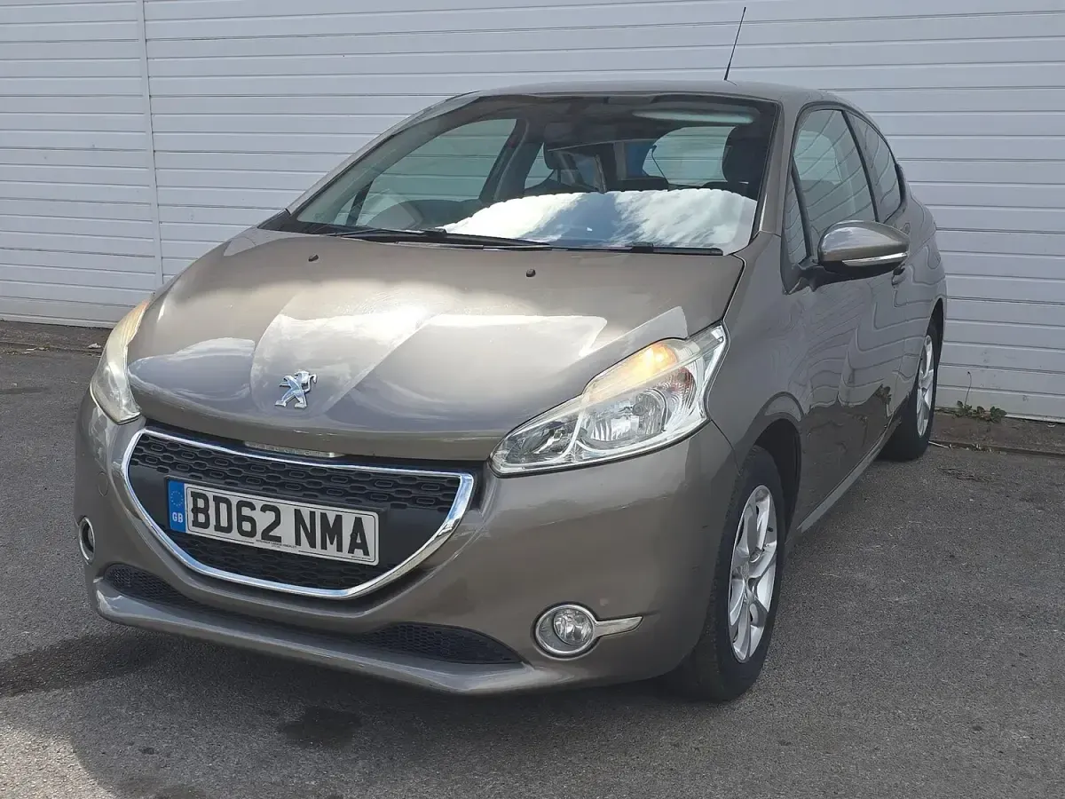 Used Peugeot 208 Active 68 HP (50 kW) 2012 Grey Hatchback