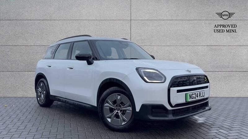 White Used 2024 Mini Countryman SUV | £30,874 (Super price) - Image 1/4