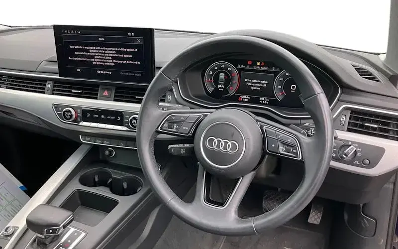 Używany Audi A4 Comfort 150 KM (110 kW) 2023 Niebieski Sedan/Limuzyna