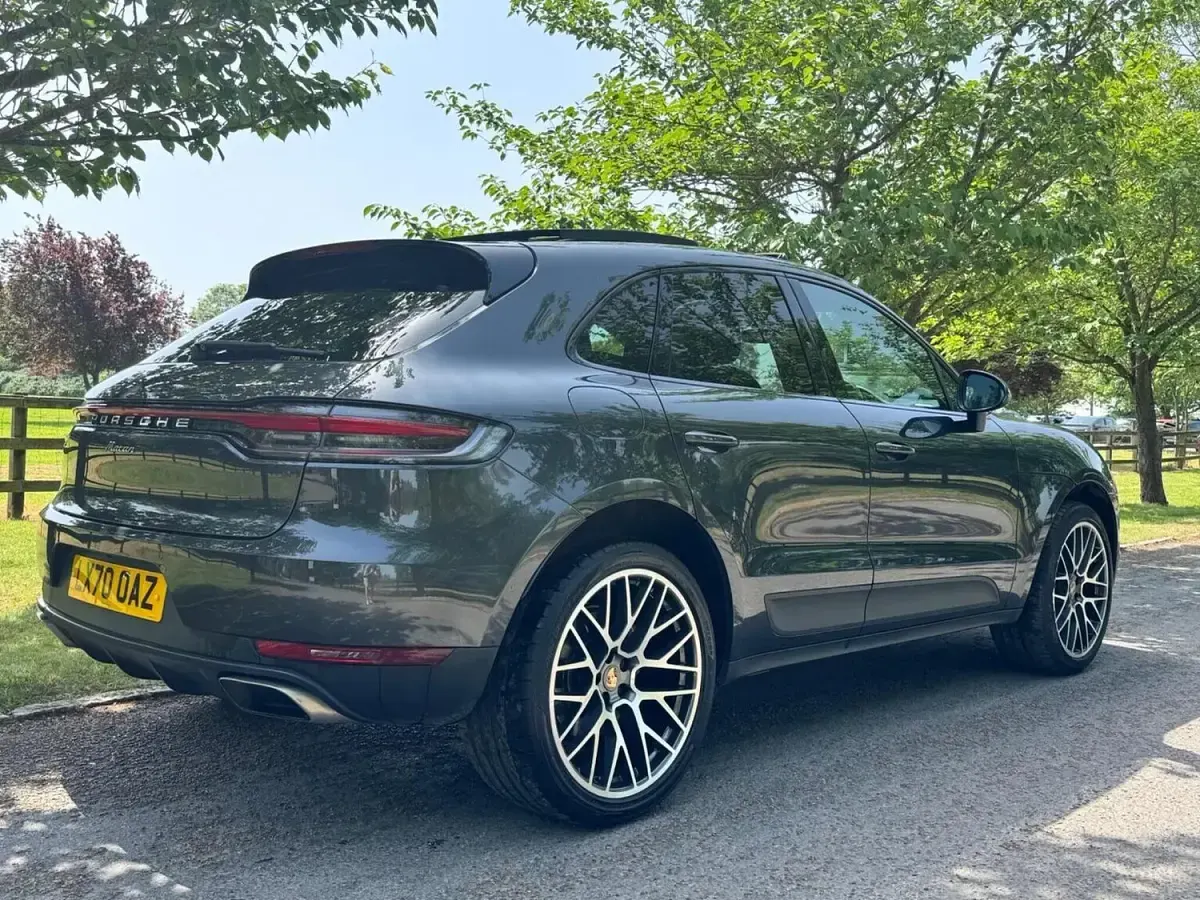 Used Porsche Macan 252 HP (185 kW) 2020 Grey SUV