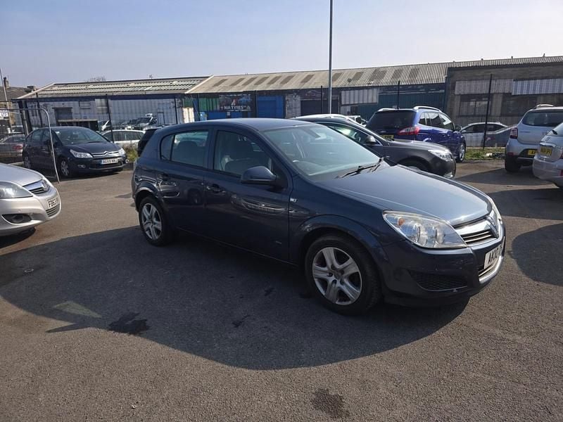 Used Vauxhall Astra Active 115 HP (84 kW) 2010 Blue Hatchback