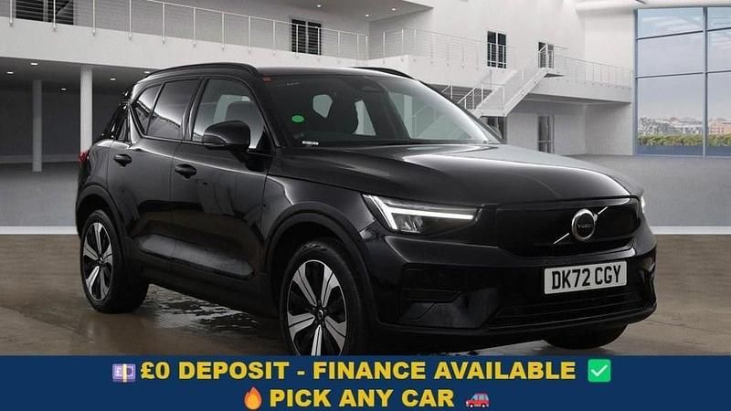 Black Used 2023 Volvo XC40 Core SUV | £18,949 (Good price) - Image 1/4