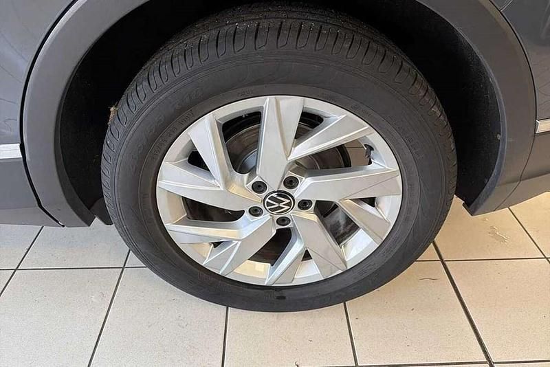 Used VW Tiguan Life 150 HP (110 kW) 2021 Grey SUV