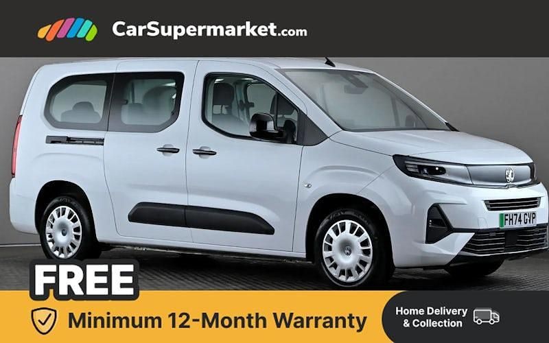 Used Vauxhall Combo Design Edition 100 kW (136 HP) 2025 White MPV