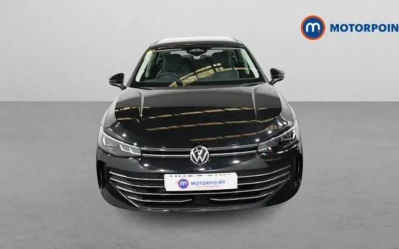 Used VW Passat Life 204 HP (150 kW) 2025 Black Estate