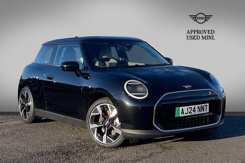 Used Mini Cooper SE Hatch 158 kW (215 HP) 2024 Black Hatchback