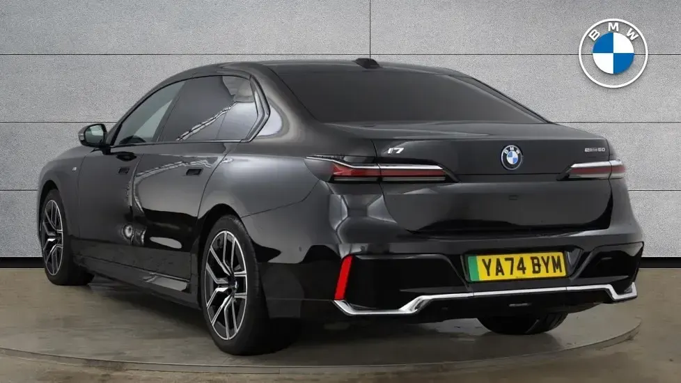 Usado BMW i7 M Sport 330 kW (449 CV) 2024 Negro Berlina