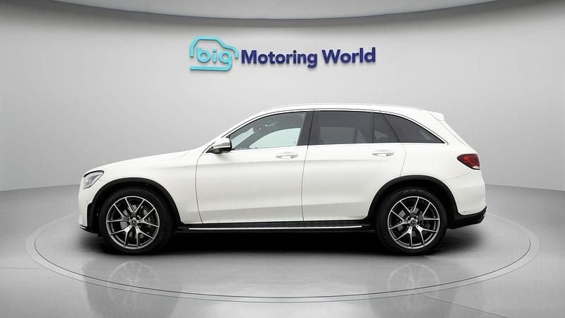 Used Mercedes GLC300 AMG line 241 HP (177 kW) 2020 White SUV