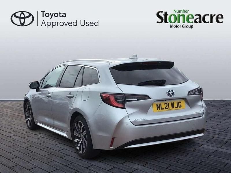 Used Toyota Corolla Design 122 HP (89 kW) 2021 Silver Estate