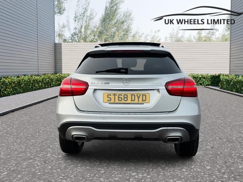 Used Mercedes GLA250 Premium Plus 211 HP (155 kW) 2018 Silver SUV