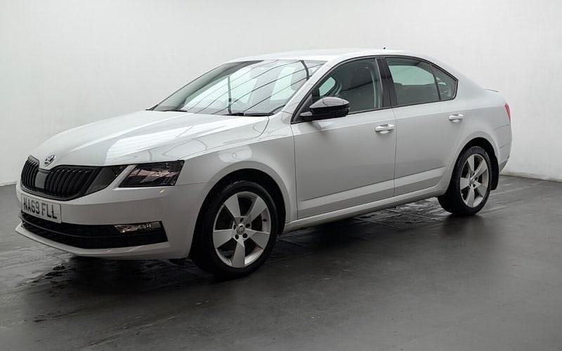 Used Skoda Octavia SE Drive 150 HP (110 kW) 2019 White Hatchback