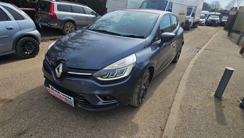 Grey Used 2016 Renault Clio IV Dynamique Hatchback | £1,750 - Image 1/4