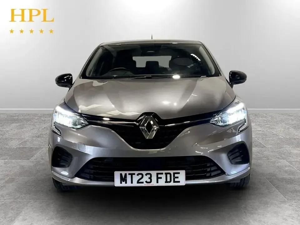 Używany Renault Clio V Evolution 90 KM (66 kW) 2023 Szary Hatchback