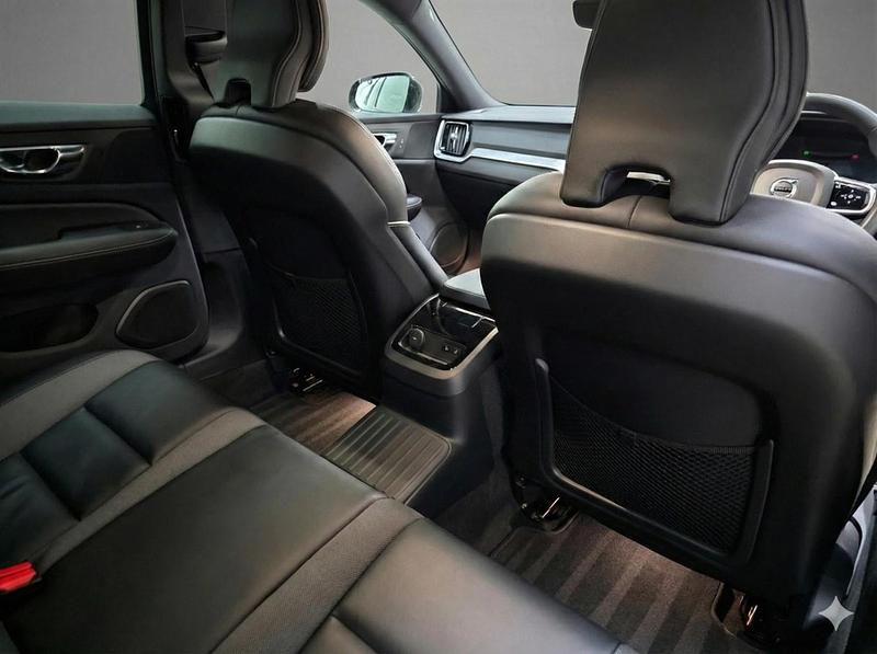 Used Volvo V60 Plus 350 HP (257 kW) 2022 Black Estate