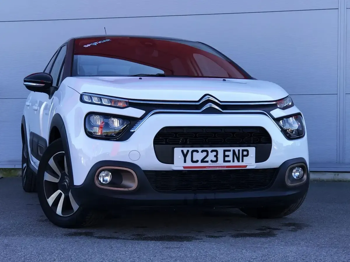 Używany Citroën C3 PureTech 82 KM (60 kW) 2023 Biały Hatchback